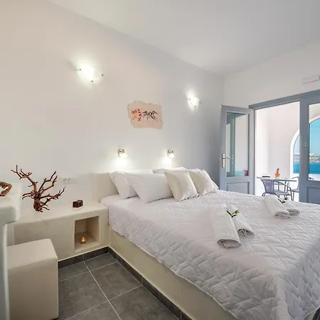 Pancratium & Akrotiri (Santorini)